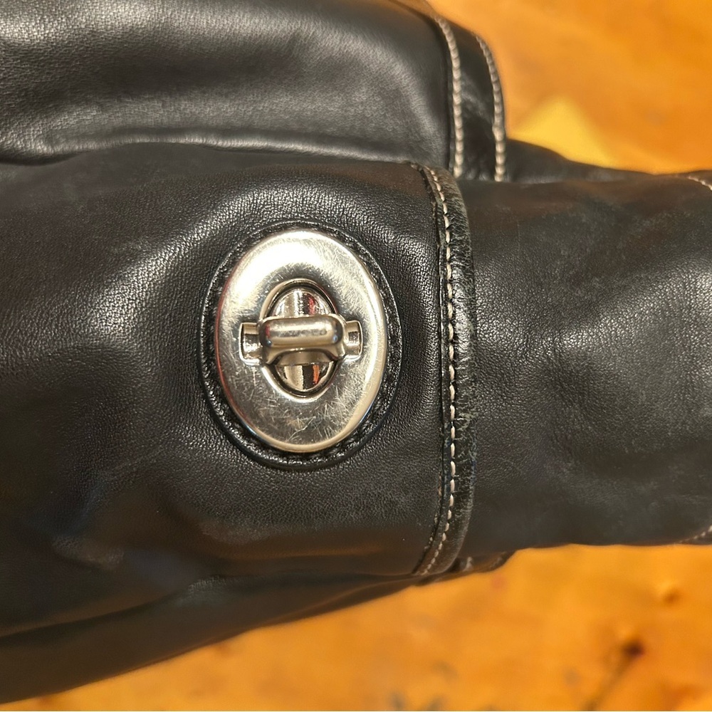 Coach Vintage Black Leather Hand Bag - Picture 6 of 16